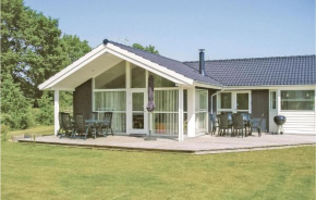 3 Bedroom Gorgeous Home In Glesborg, Fjellerup